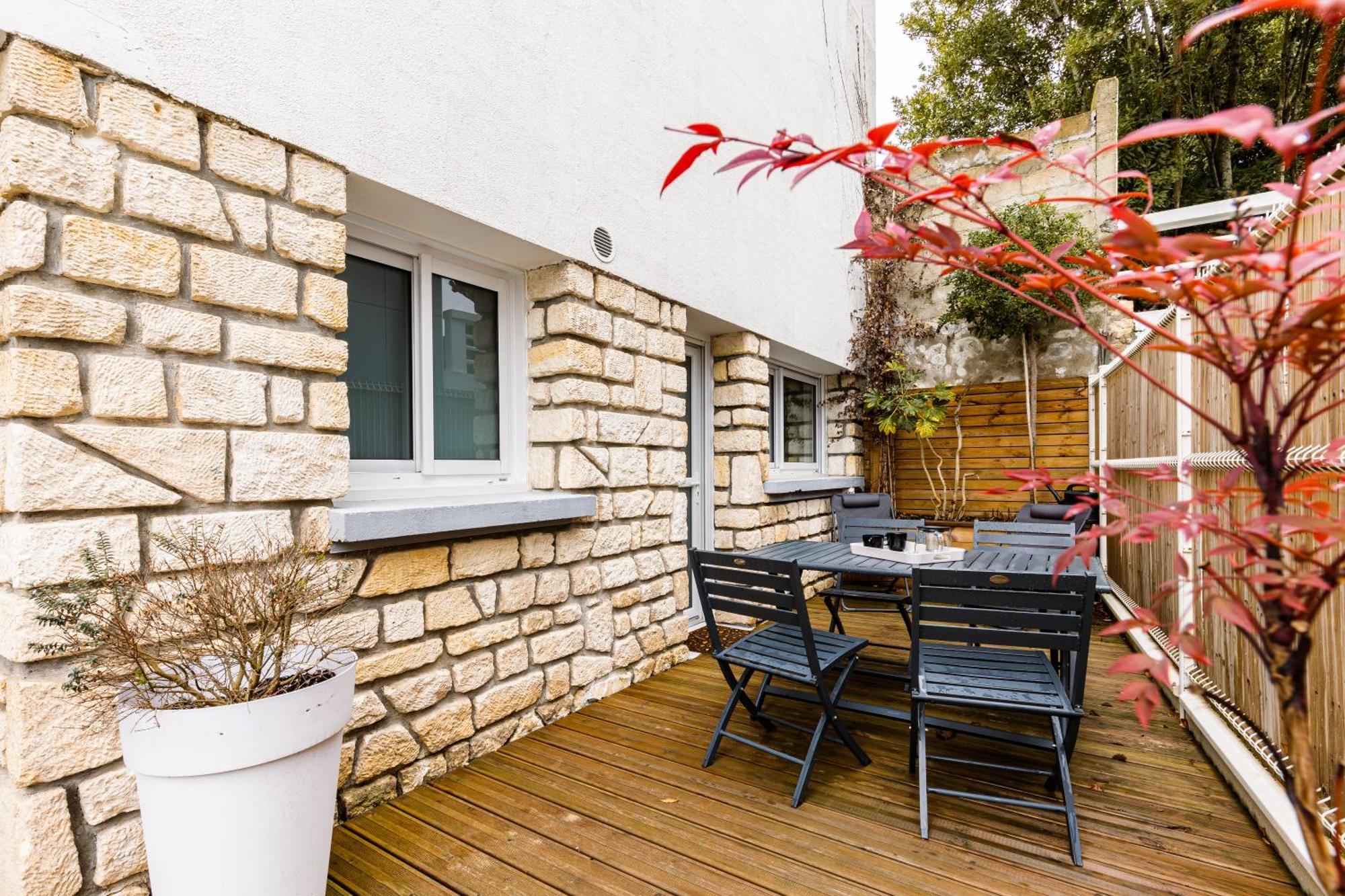 L'auguste - Terrasse, 450m De La Apartment Royan